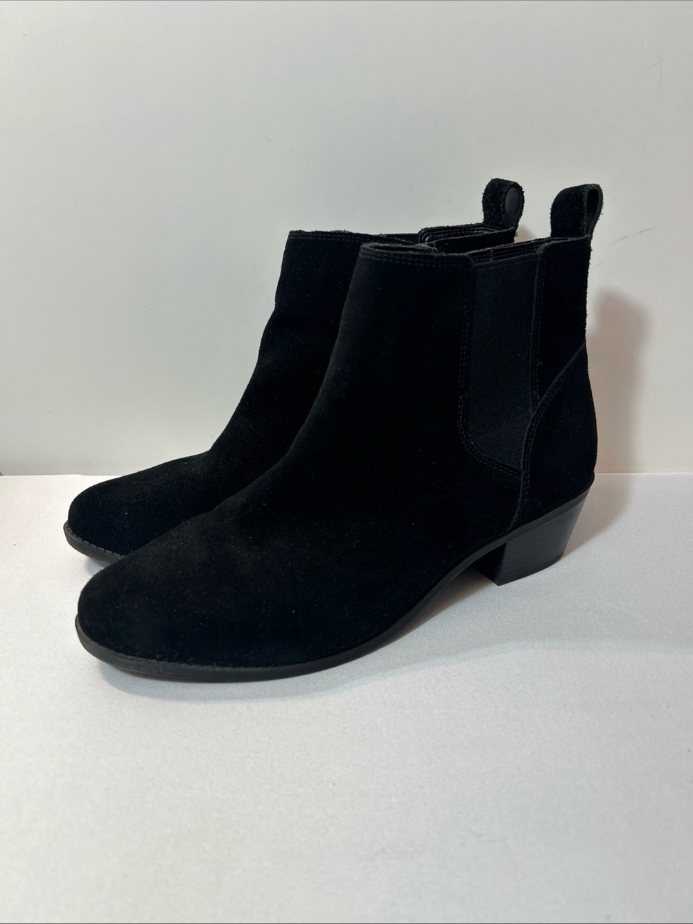 Vionic Black Suede Chelsea Boots Size 9.5 Wide